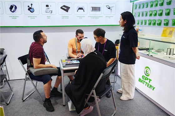 廣交會(huì)現(xiàn)場(chǎng)交流