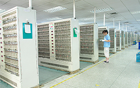 質檢員質檢產品